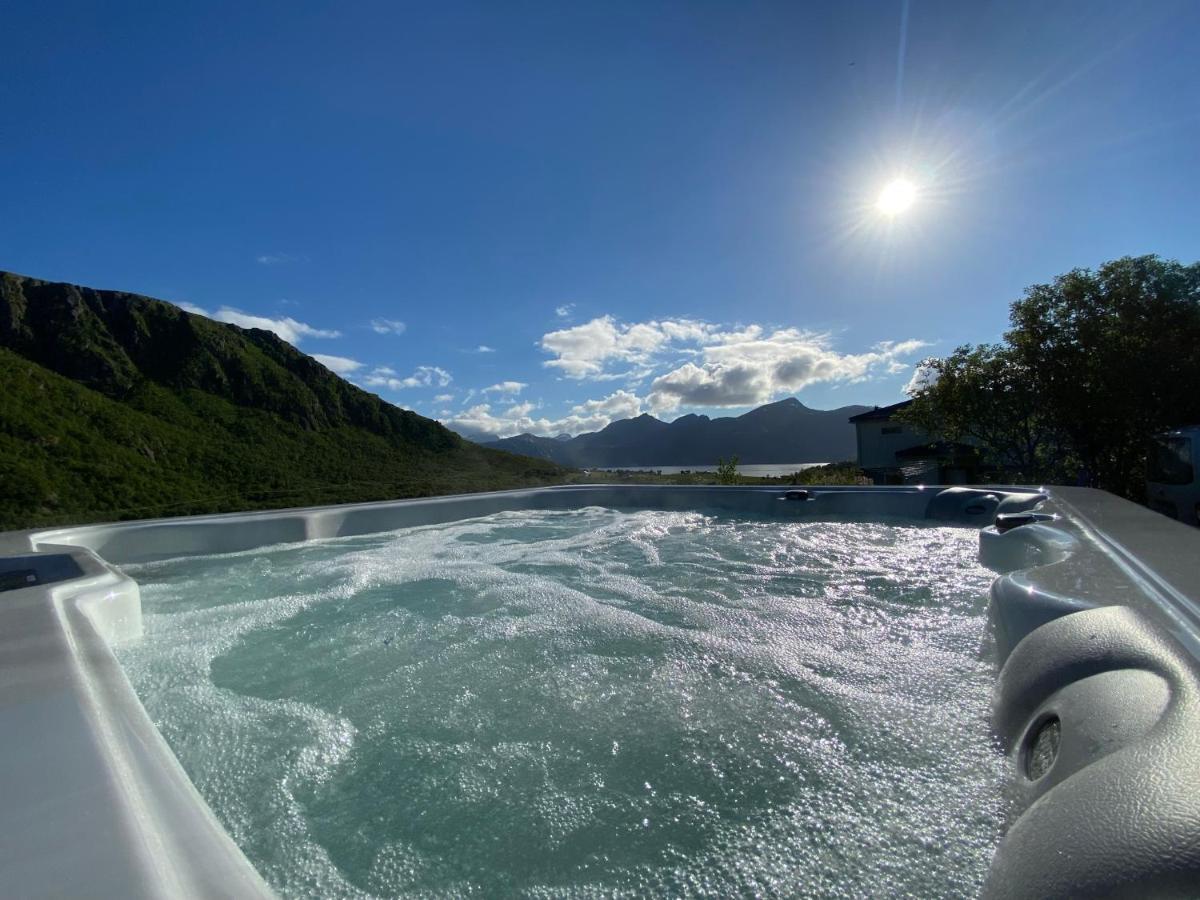 Villa Med Jacuzzi Og Nydelig Utsikt Gravdal  Экстерьер фото